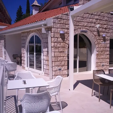 Aminess Casa Bellevue מלון