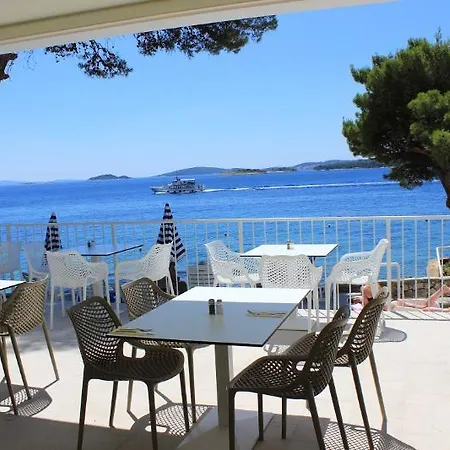 Отель Aminess Casa Bellevue